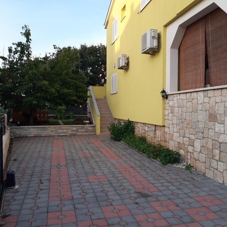 Apartmani Tuta – fotografija 3