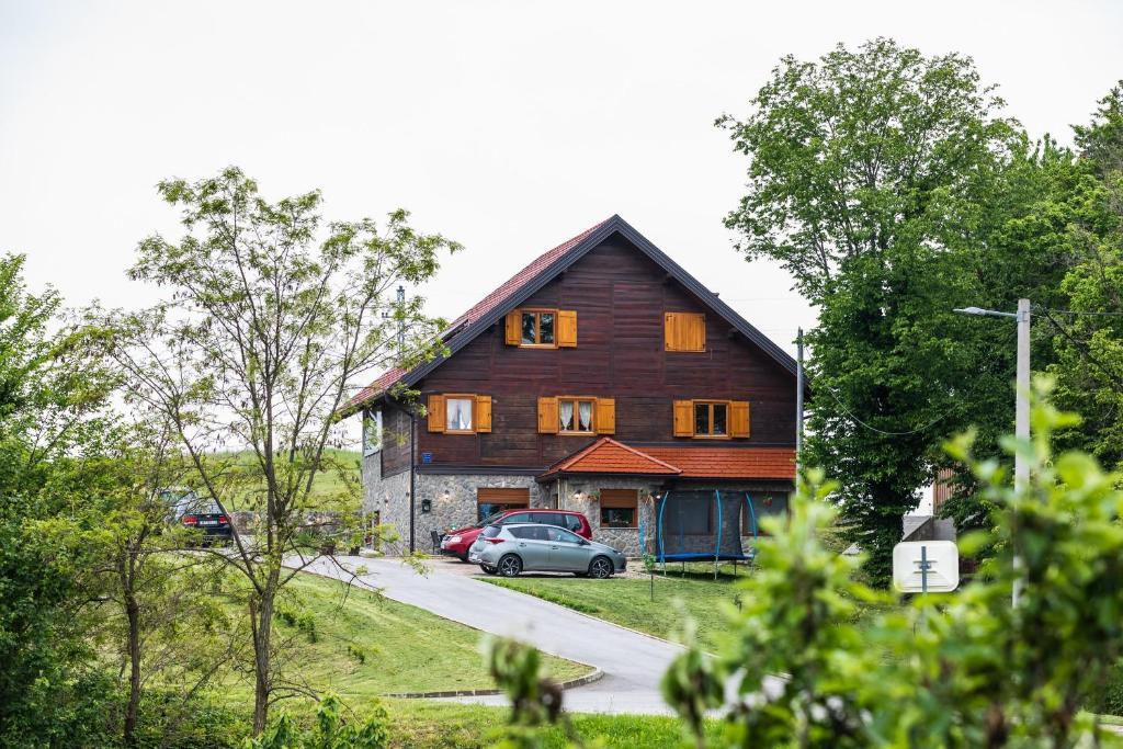 Apartman Stone and Wood – fotografija 2