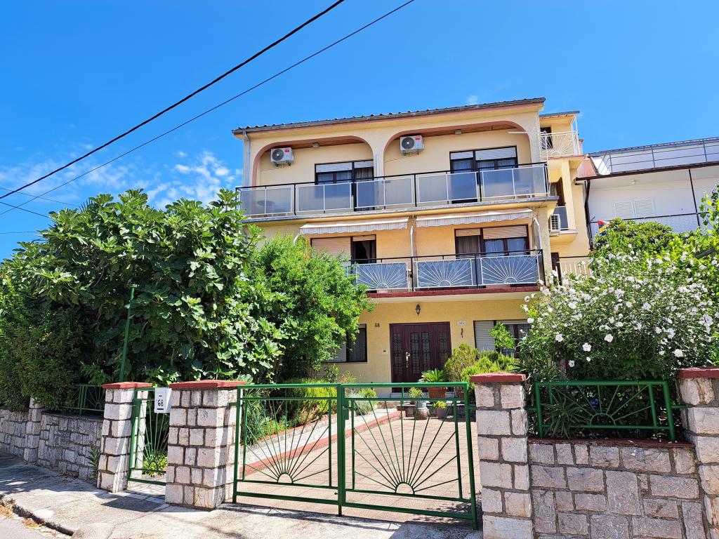 Apartmani Izabela – fotografija 1