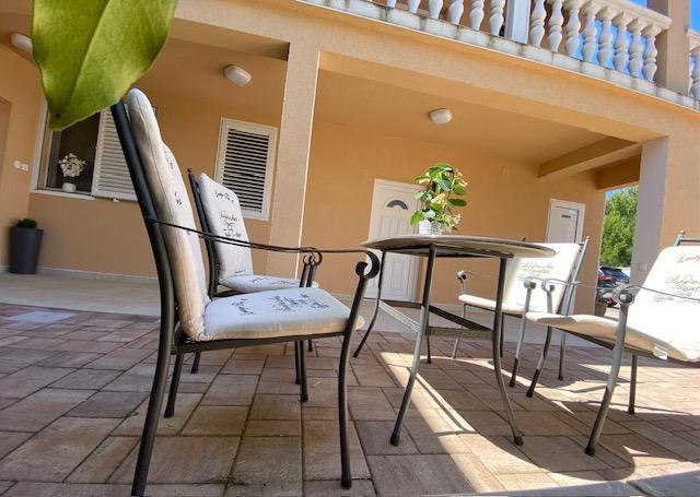 Apartmani Aenona – fotografija 1