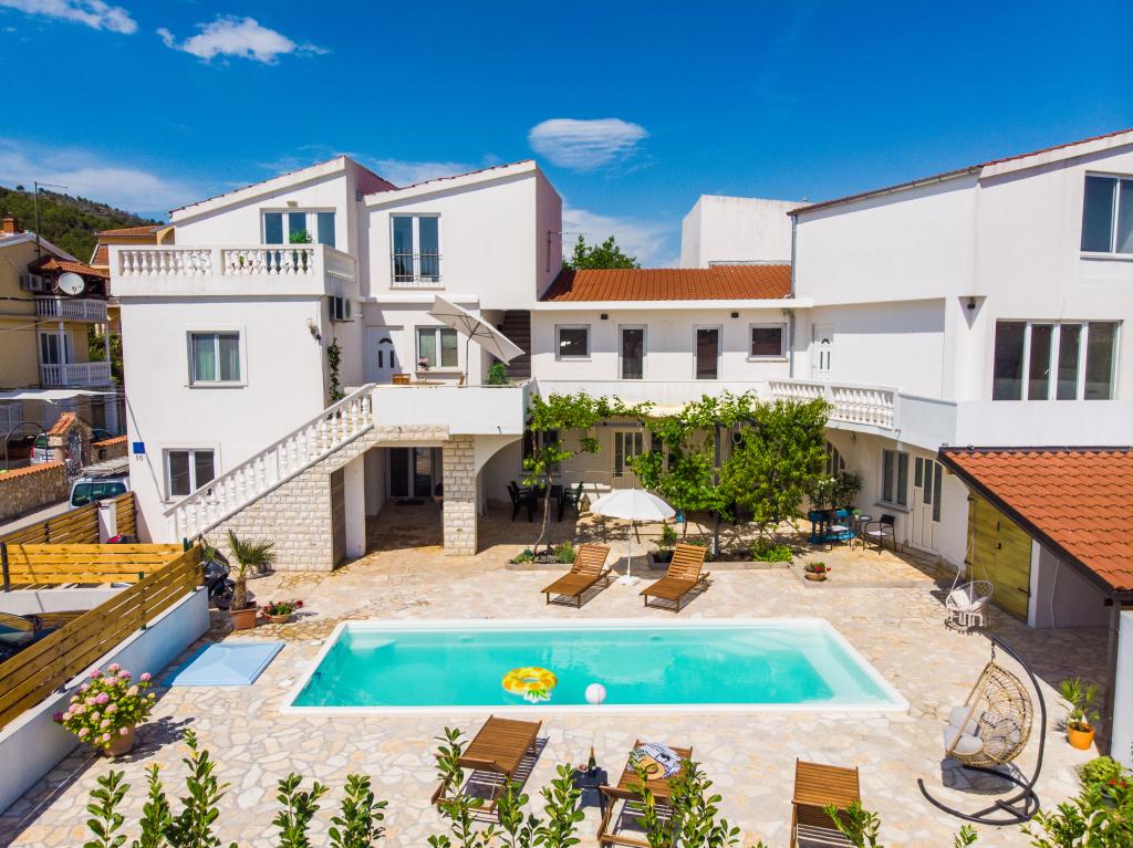 Apartmani Barbara – fotografija 1