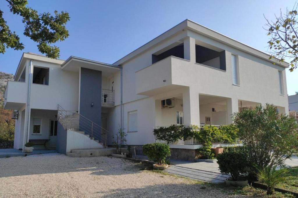 Apartmani Bucića Dvori – fotografija 3
