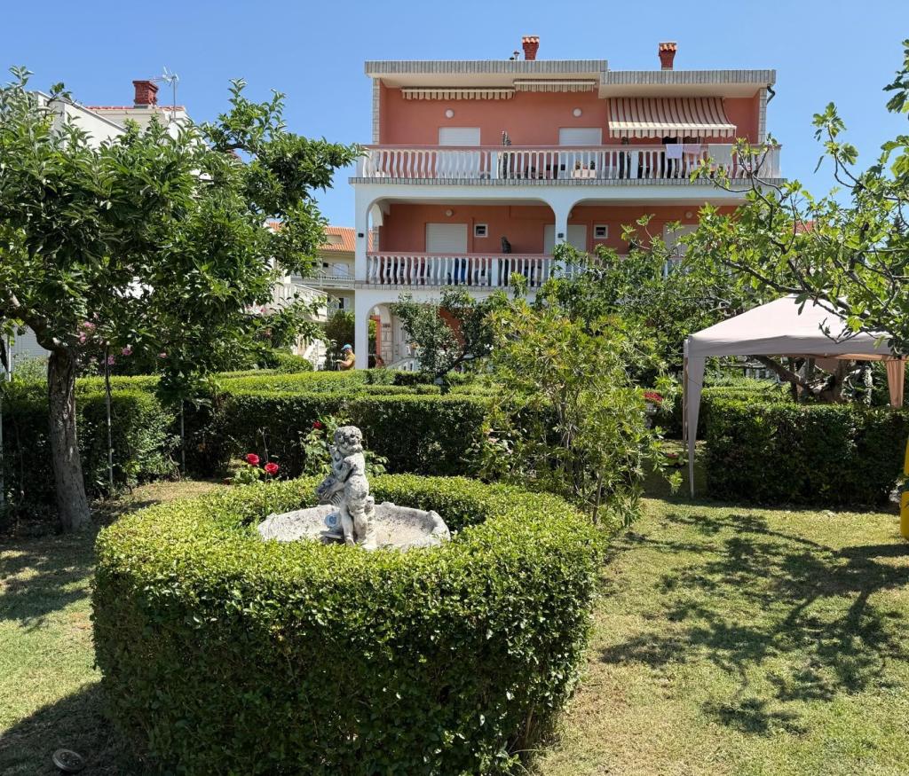 Kuća za odmor Guesthouse Mira – fotografija 1