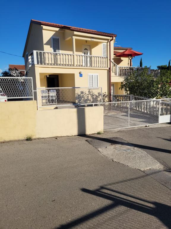 Apartmani Mala Vila – fotografija 3