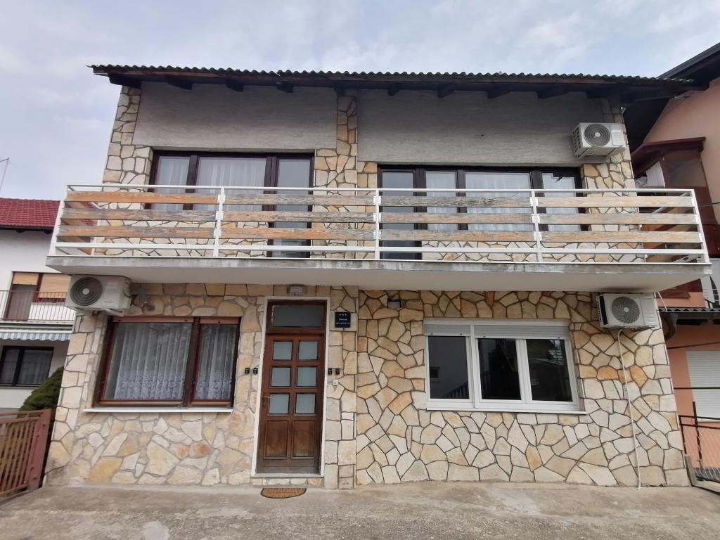 Apartmani Renata – fotografija 1