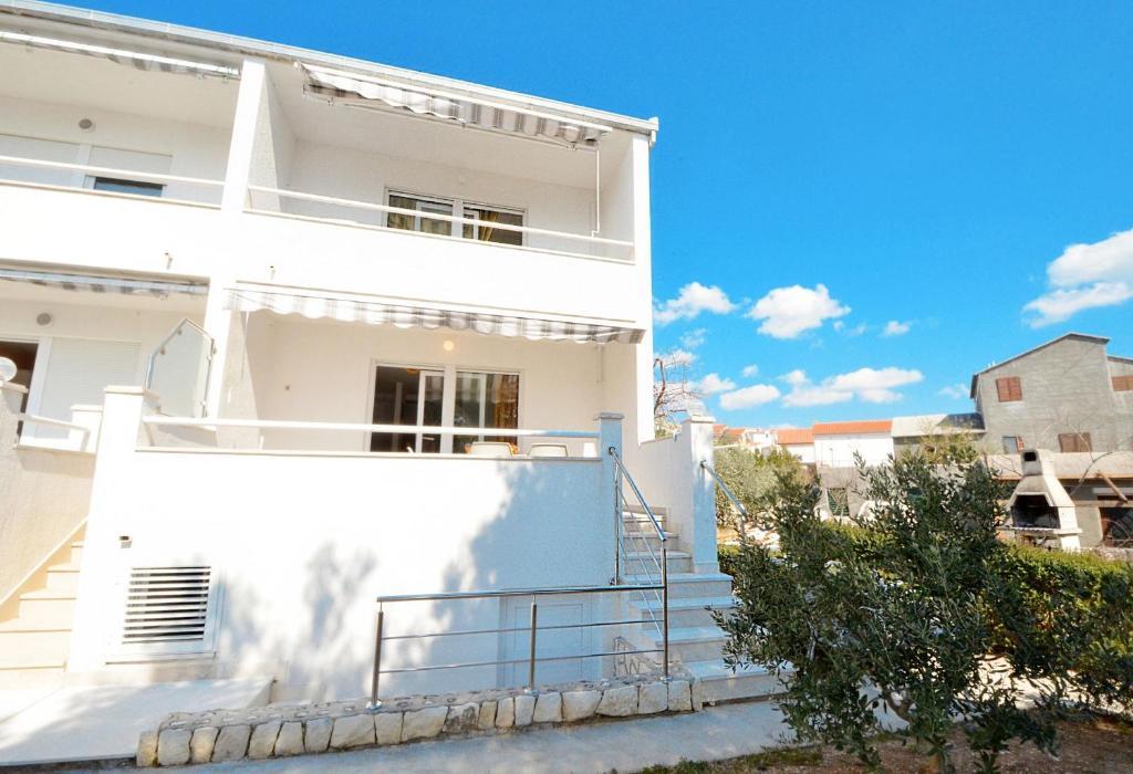 Apartmani Nina – fotografija 4