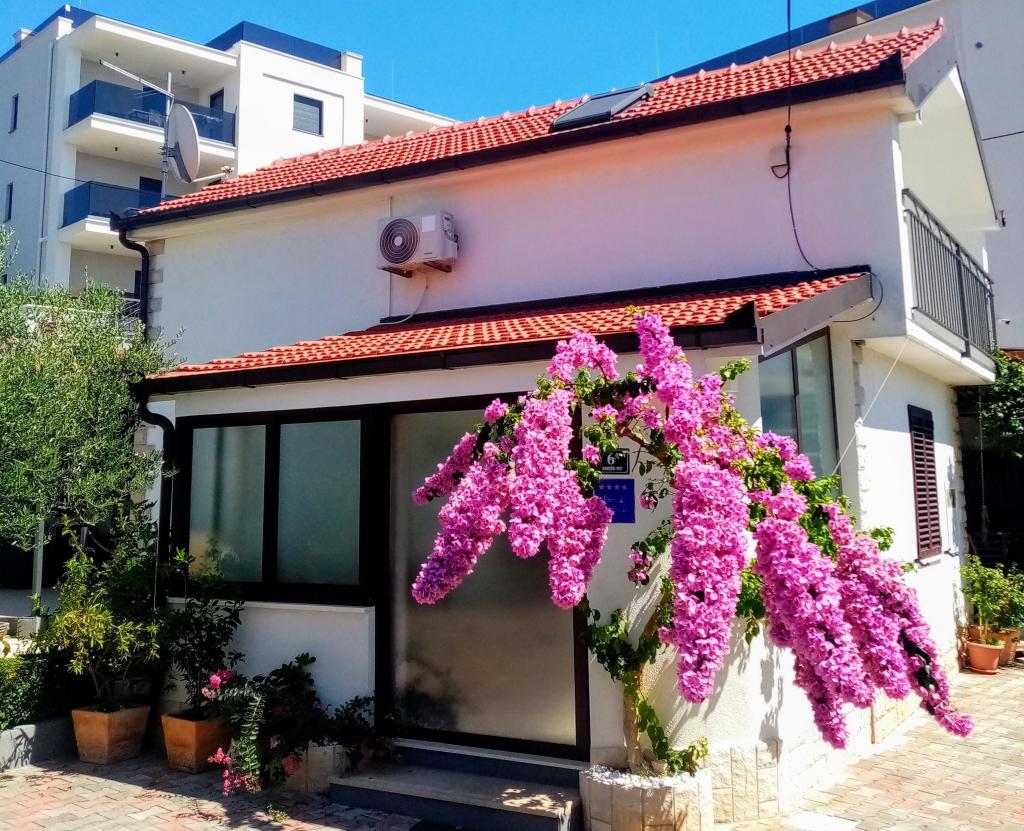 Apartman Holiday House Vesna – fotografija 1