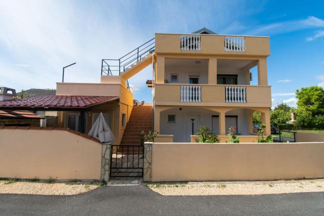 Apartmani Mia – fotografija 1