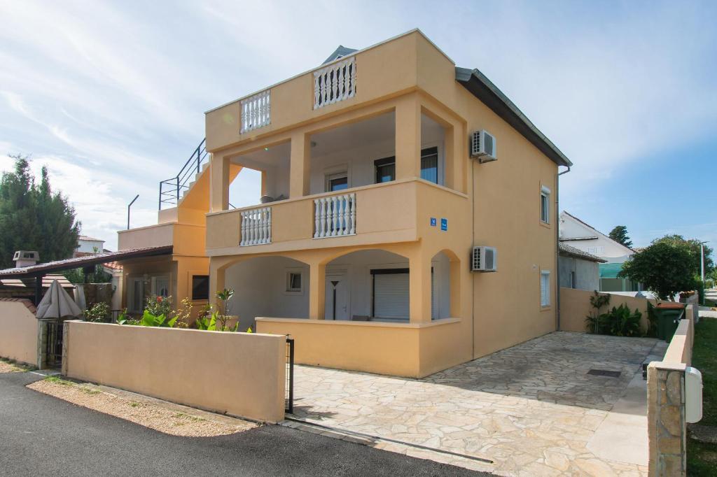 Apartmani Mia – fotografija 2