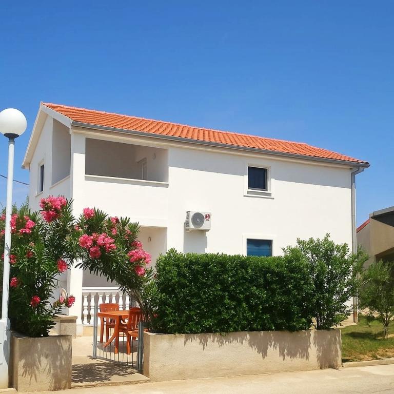 Apartmani Sun and Sea – fotografija 1