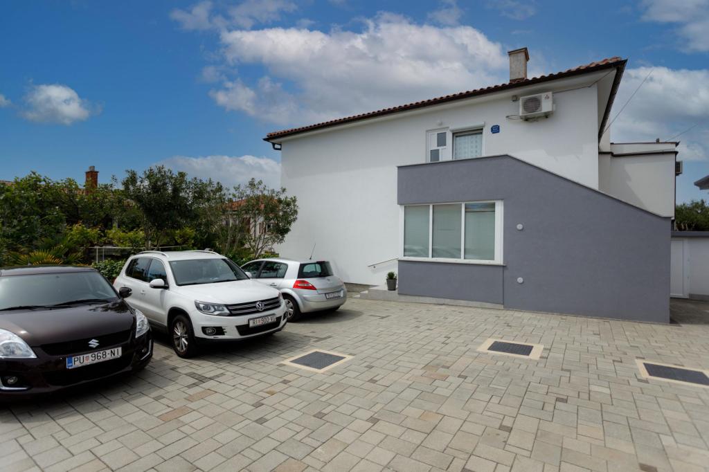 Apartmani Adrijana – fotografija 1