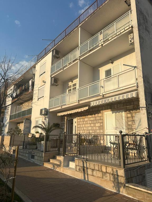 Apartmani Nika – fotografija 1