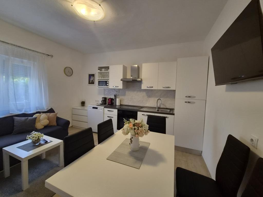 Apartmani Klara – fotografija 2