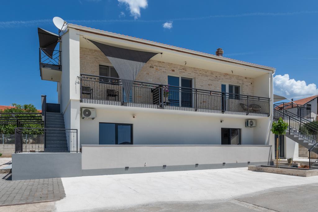 Apartmani Denis – fotografija 1
