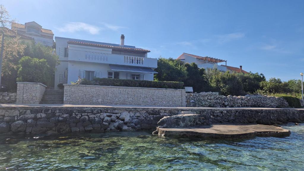 Apartman Beach Mali Iz – fotografija 1