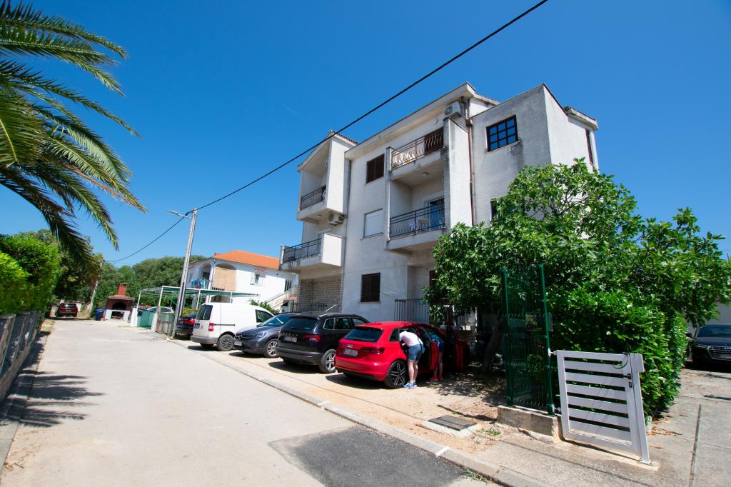 Apartmani Dalmatino – fotografija 1