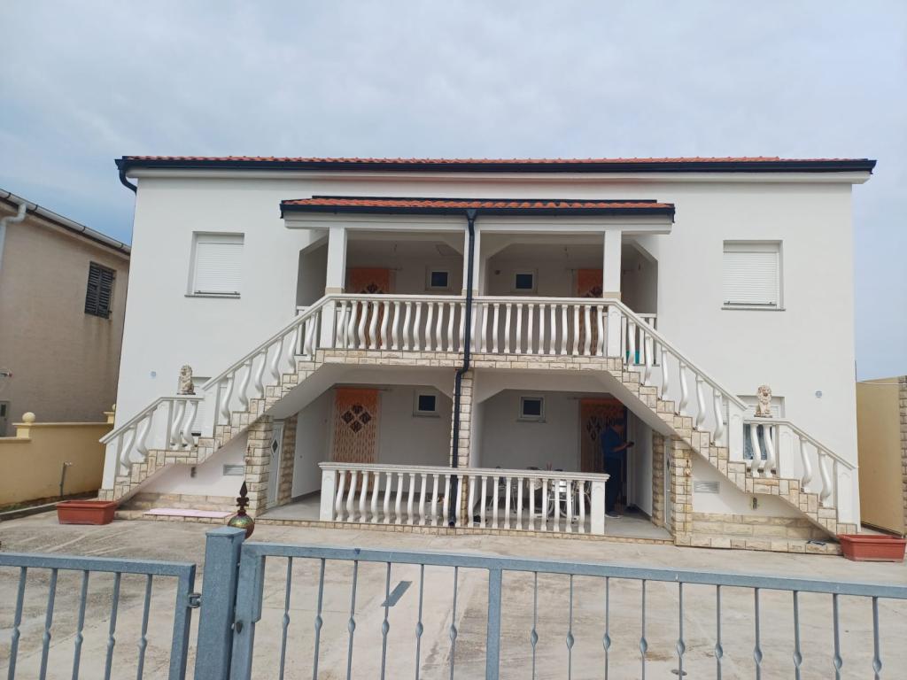 Apartmani Debeljak – fotografija 1