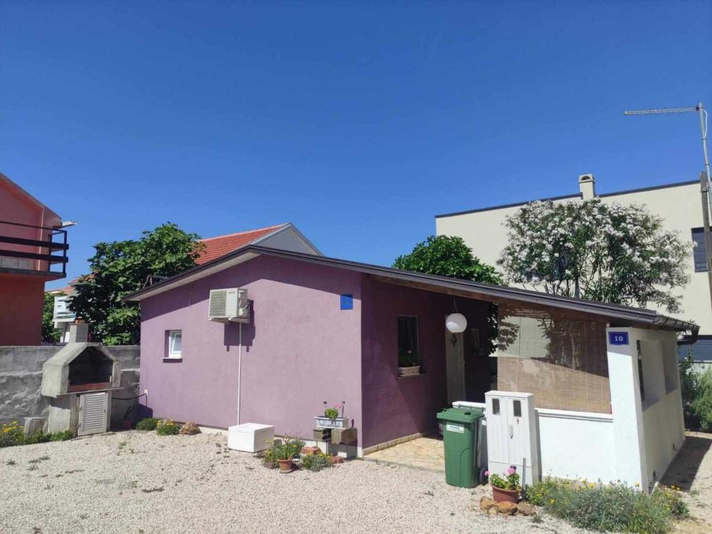 Apartman Purple House – fotografija 1