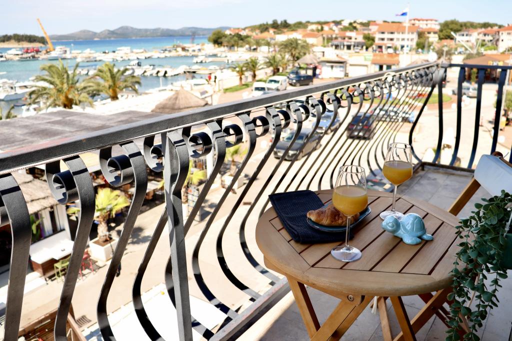 Apartman Seafront Stone House – fotografija 5
