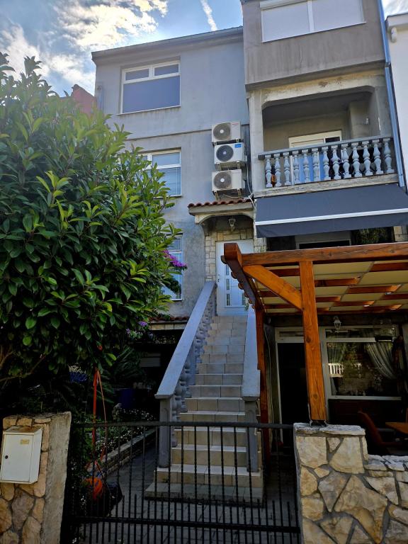 Apartman Lucian – fotografija 1