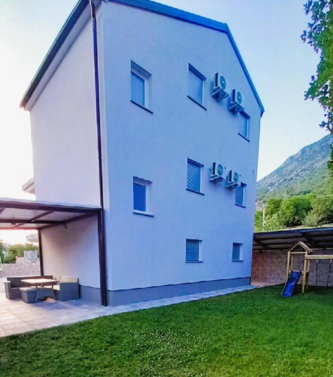 Apartmani Lamat – fotografija 2