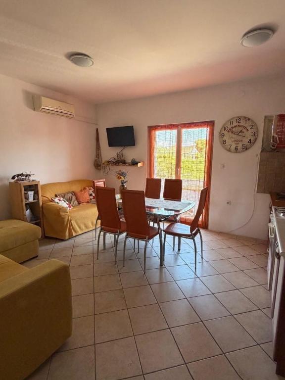 Apartman Lobama – fotografija 2
