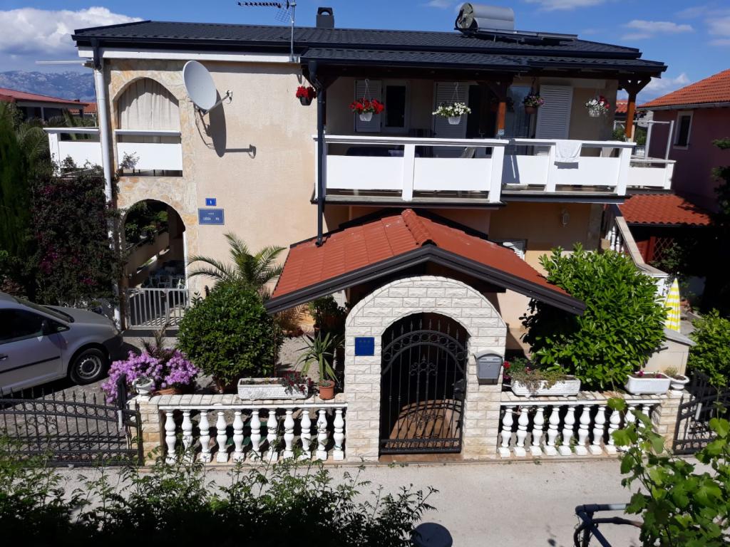 Apartmani Leona – fotografija 1