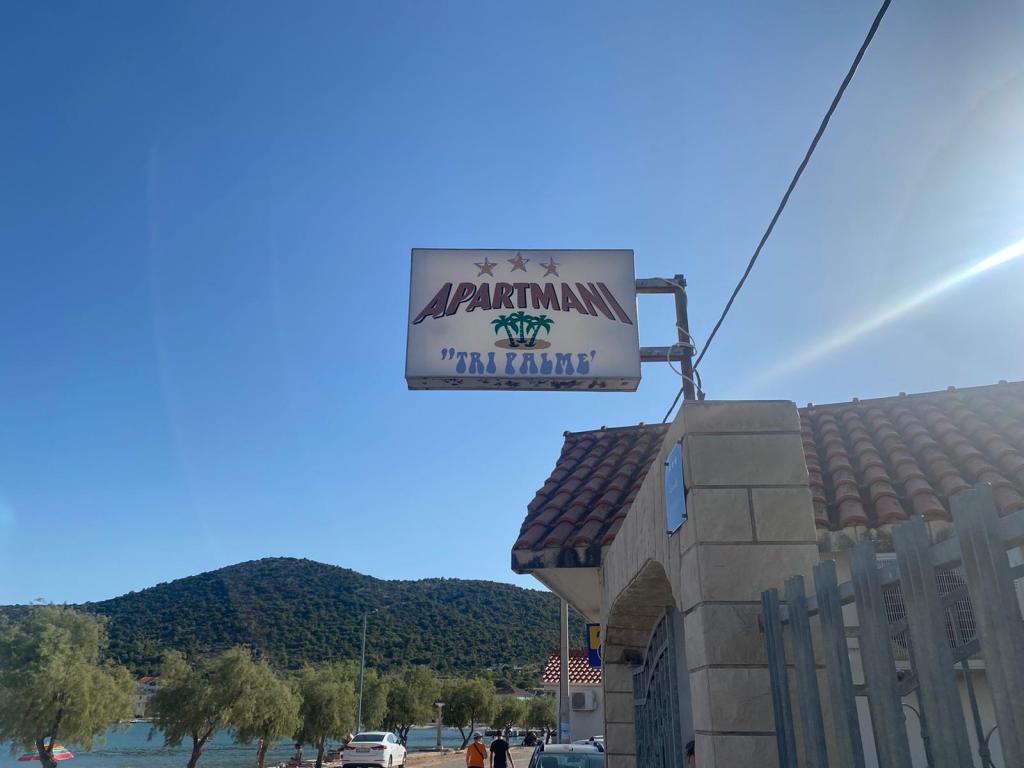 Apartmani Tri Palme – fotografija 3