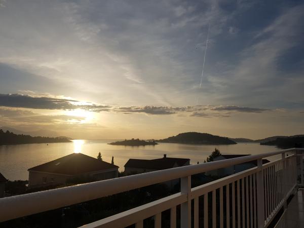 Apartmani Škoji Seaview and Relax – fotografija 1