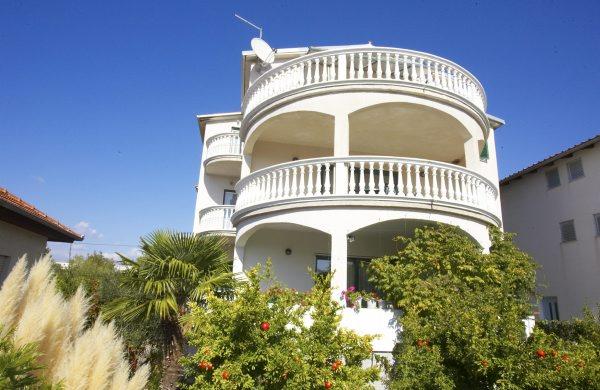 Apartmani Kristina – fotografija 1