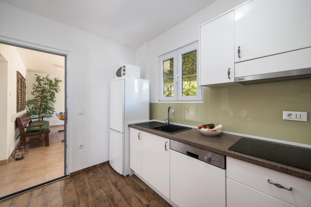 Apartmani Lena – fotografija 3