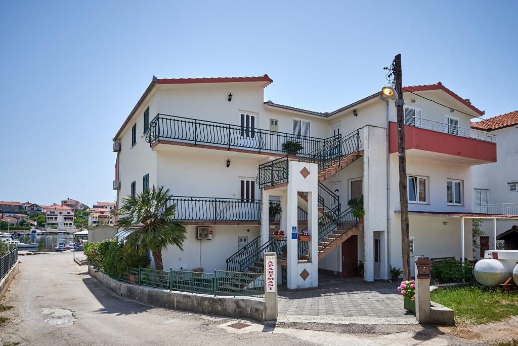 Apartmani Brne – fotografija 3