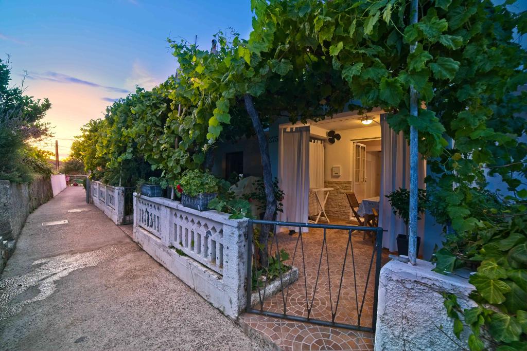 Apartmani Tina – fotografija 3