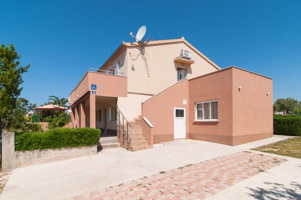 Apartmani Elle – fotografija 2