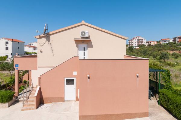 Apartmani Elle – fotografija 4