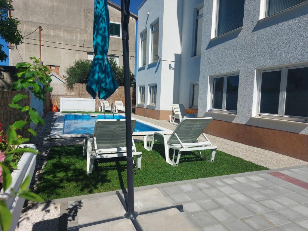 Apartmani Karadza – fotografija 3